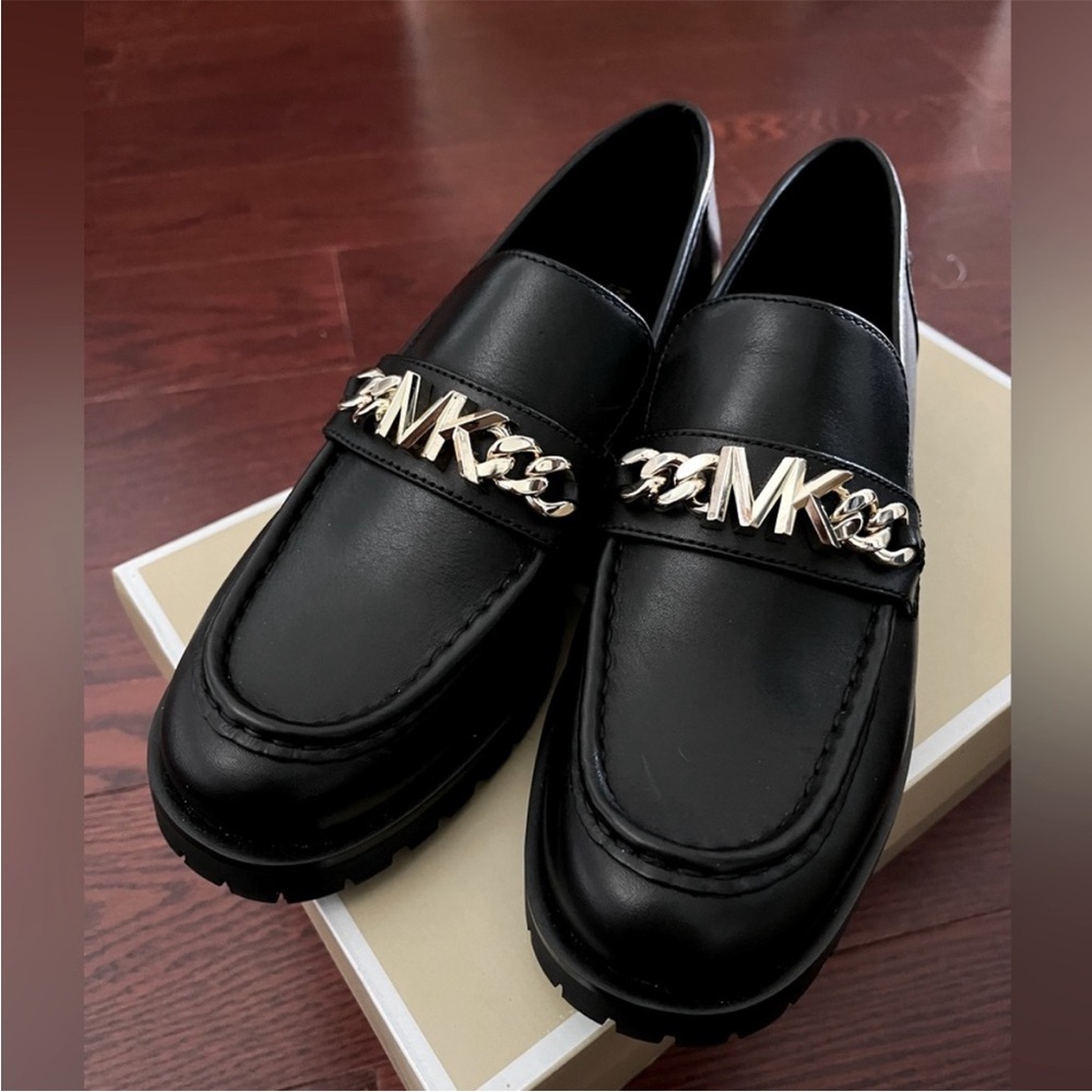 Like New Michael Kors leather Blaine loafers